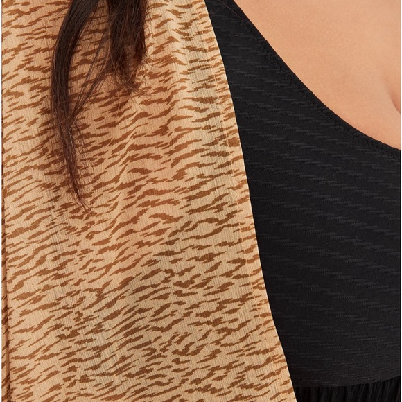 AERIE Chiffon Cape - Picture 4 of 5